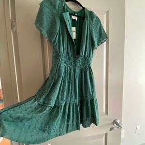 Casual emerald green mid-thigh dress